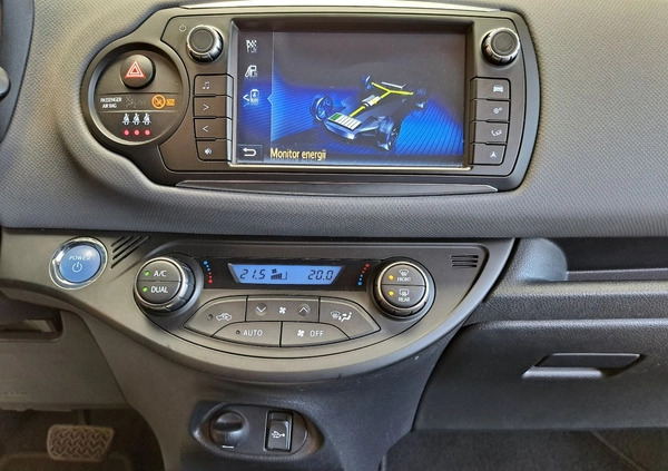 Toyota Yaris cena 55900 przebieg: 130485, rok produkcji 2016 z Kraków małe 529